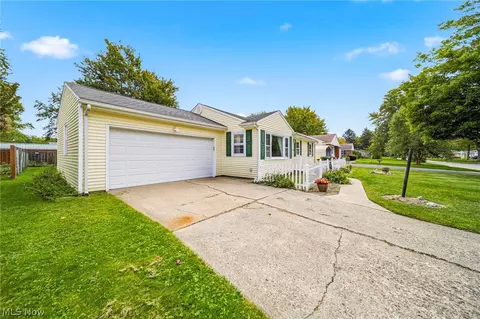 Exterior - 1016 Treelane Dr, Ashtabula, OH 44004 photo 3 of 10