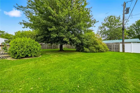 Exterior - 1016 Treelane Dr, Ashtabula, OH 44004 photo 7 of 10