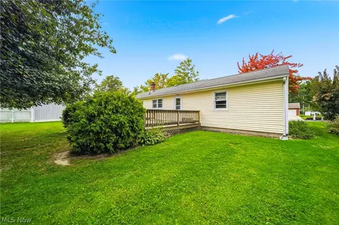 Exterior - 1016 Treelane Dr, Ashtabula, OH 44004 photo 5 of 10