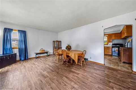 Living - 1016 Treelane Dr, Ashtabula, OH 44004 photo 1 of 3