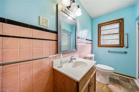 Bath - 1016 Treelane Dr, Ashtabula, OH 44004 photo 1 of 1