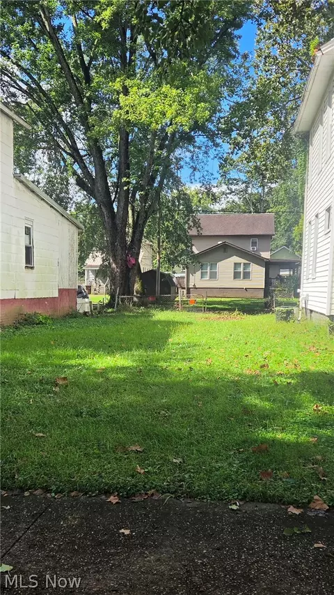131 Franklin St, Marietta, OH 45750