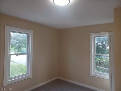 Bedroom - 148 Elm St, Struthers, OH 44471 photo 1 of 3