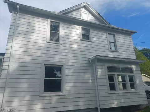 Exterior - 148 Elm St, Struthers, OH 44471 photo 1 of 3