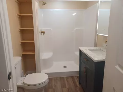 Bath - 148 Elm St, Struthers, OH 44471 photo 1 of 3