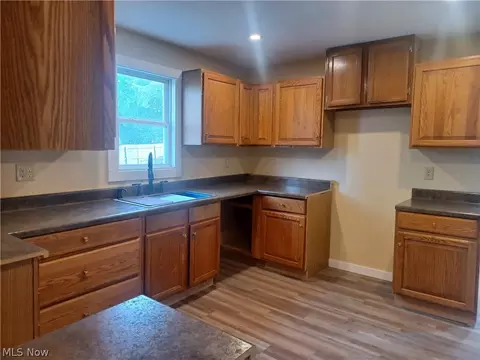 Kitchen - 148 Elm St, Struthers, OH 44471 photo 1 of 2