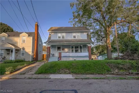 1215 Bellflower Ave SW, Canton, OH 44710