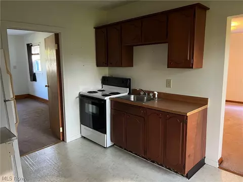 Kitchen - 56 E Ashtabula St, Jefferson, OH 44047 photo 5 of 6
