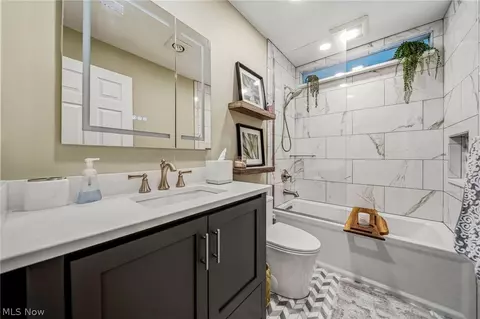 Bath - 5977 Silver Ct, Mentor, OH 44060 photo 3 of 3