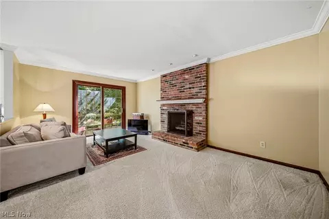 Living - 5977 Silver Ct, Mentor, OH 44060 photo 1 of 2