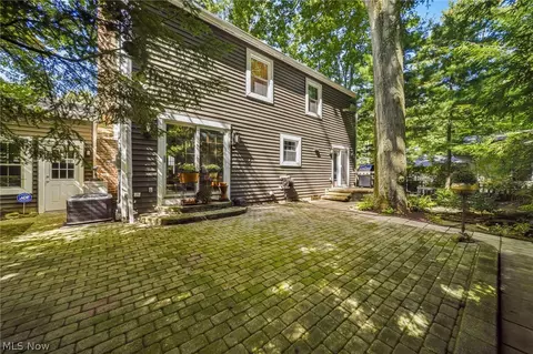 Exterior - 5977 Silver Ct, Mentor, OH 44060 photo 6 of 12