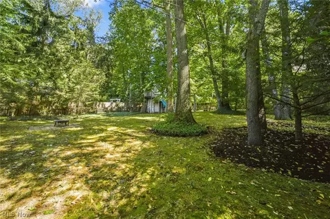 Exterior - 5977 Silver Ct, Mentor, OH 44060 photo 7 of 12