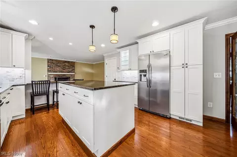 Kitchen - 5977 Silver Ct, Mentor, OH 44060 photo 2 of 3