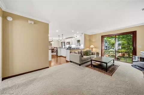 Living - 5977 Silver Ct, Mentor, OH 44060 photo 2 of 2