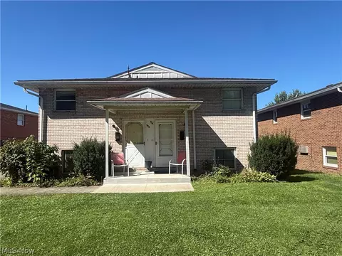 952 N Highland Ave, Girard, OH 44420