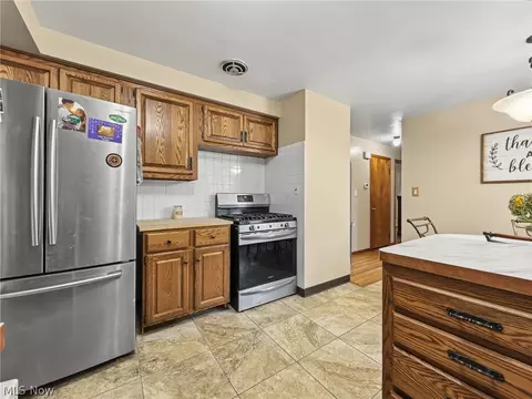 Kitchen - 553 Judith Ln, Struthers, OH 44471 photo 1 of 1