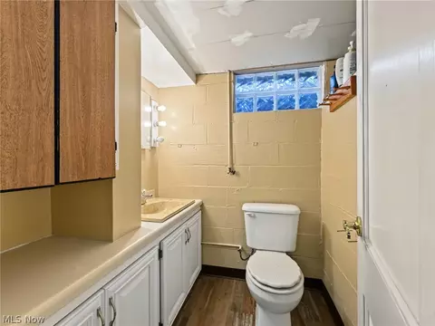 Bath - 553 Judith Ln, Struthers, OH 44471 photo 3 of 3