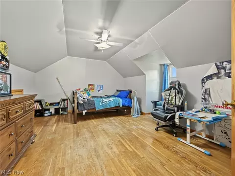Bedroom - 553 Judith Ln, Struthers, OH 44471 photo 2 of 3