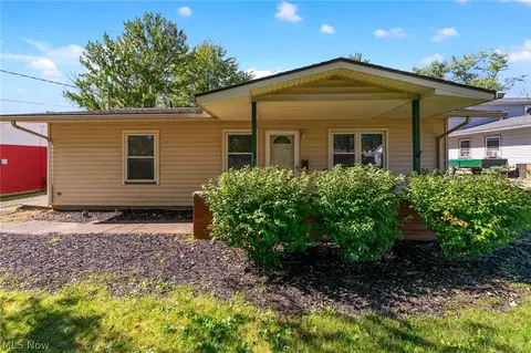 2531 Chestnut St, Girard, OH 44420