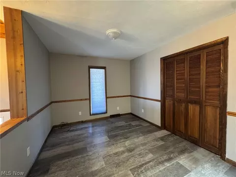 Living - 52250 Sidon Rd, Dillonvale, OH 43917 photo 5 of 10