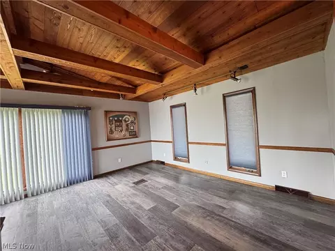 Living - 52250 Sidon Rd, Dillonvale, OH 43917 photo 2 of 10