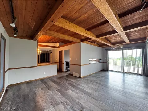 Living - 52250 Sidon Rd, Dillonvale, OH 43917 photo 4 of 10