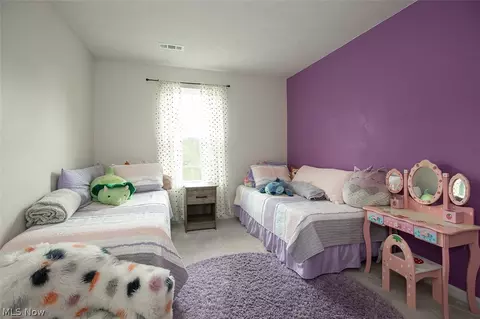 Bedroom - 1165 Meadow Run, Copley, OH 44321 photo 4 of 8