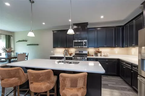 Kitchen - 1165 Meadow Run, Copley, OH 44321 photo 5 of 5