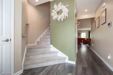 Entry Way - 1165 Meadow Run, Copley, OH 44321 photo 2 of 3