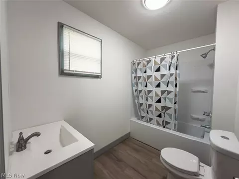 Bath - 1747 5th St SE, Canton, OH 44707 photo 1 of 1