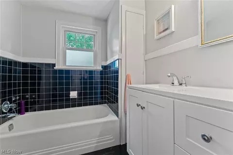 Bath - 92 Leighton Ave, Boardman, OH 44512 photo 2 of 2
