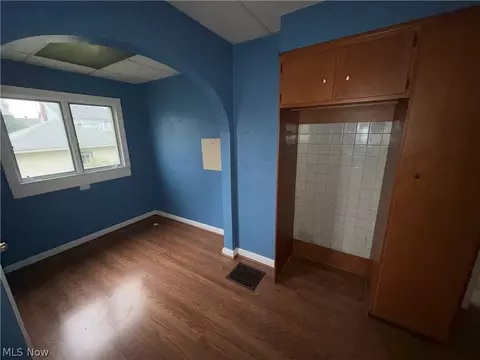 Entry Way - 2406 Nicholas Pl NW, Canton, OH 44708 photo 2 of 5