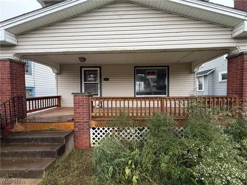 Exterior - 2406 Nicholas Pl NW, Canton, OH 44708 photo 5 of 5