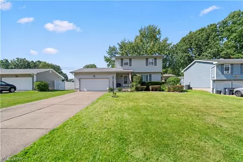 2382 Penny Ln, Youngstown, OH 44515