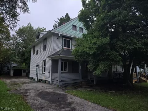 3952 E 74th St, Cleveland, OH 44105