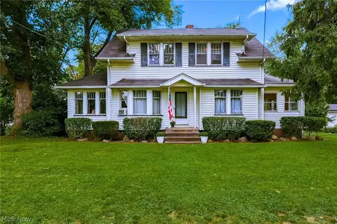 24958 Kennedy Ridge Rd, North Olmsted, OH 44070