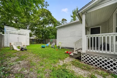 Exterior - 1708 W 6th St, Ashtabula, OH 44004 photo 2 of 5