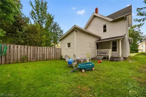 Exterior - 1708 W 6th St, Ashtabula, OH 44004 photo 4 of 5