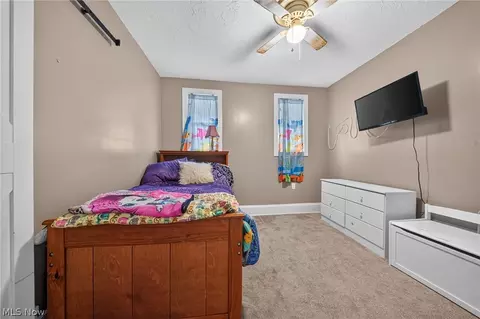 Bedroom - 1708 W 6th St, Ashtabula, OH 44004 photo 6 of 9