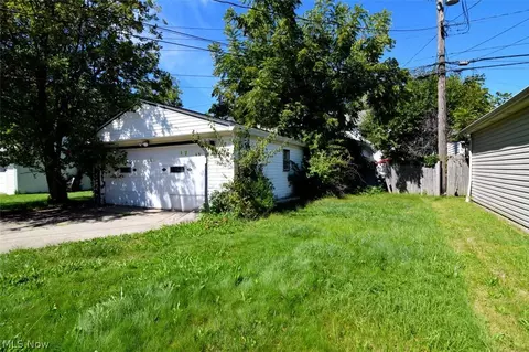 19701 Ormiston Ave, Cleveland, OH 44119 photo 3