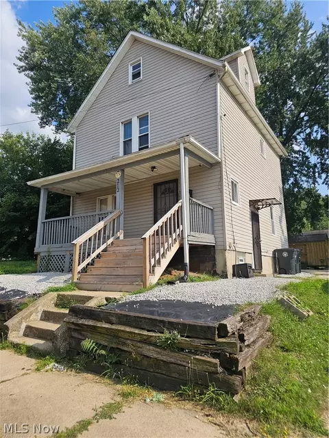 212 E Miller Ave, Akron, OH 44301