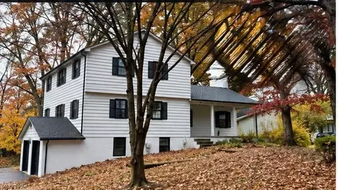 659 Howland Wilson Rd NE, Howland, OH 44484
