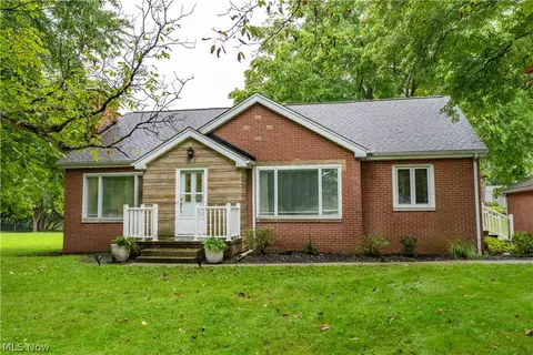 5815 Glyn Dr NW, North Canton, OH 44720