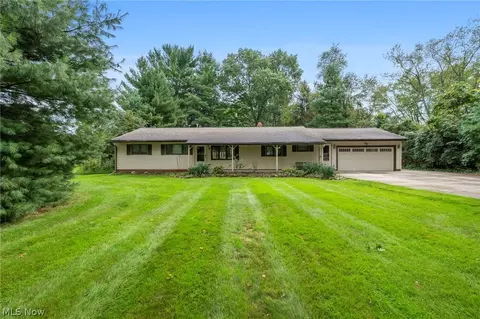 8593 Wiese Rd, Brecksville, OH 44141