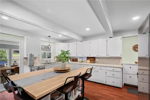 Kitchen - 7363 Westview Dr, Boardman, OH 44512 photo 2 of 3