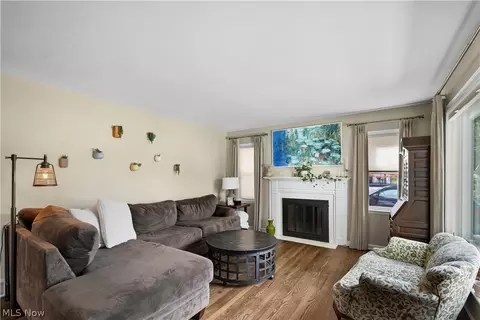 Living - 7363 Westview Dr, Boardman, OH 44512 photo 2 of 2