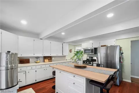 Kitchen - 7363 Westview Dr, Boardman, OH 44512 photo 1 of 3