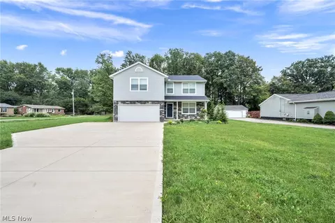 6823 Glendale Rd, North Ridgeville, OH 44039