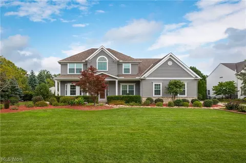681 Bridgeside Dr, Avon Lake, OH 44012