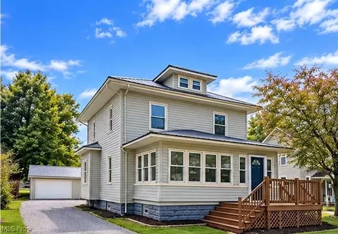 364 E Main St, Gnadenhutten, OH 44629